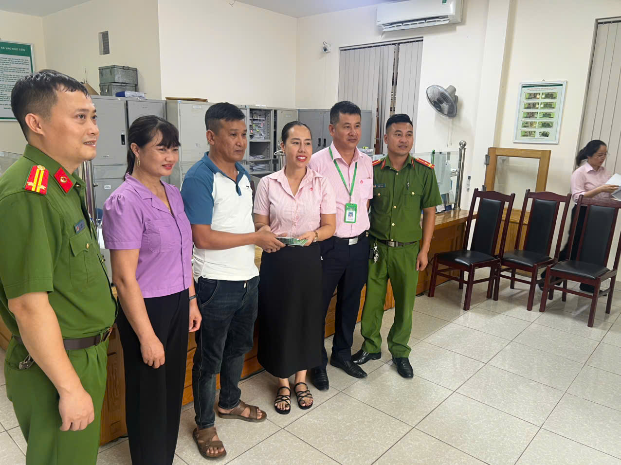 Công an xã Tiên Lãng hỗ trợ người sau cai nghiện tiếp cận nguồn vốn 100 triệu đồng để tái hòa nhập cộng đồng
